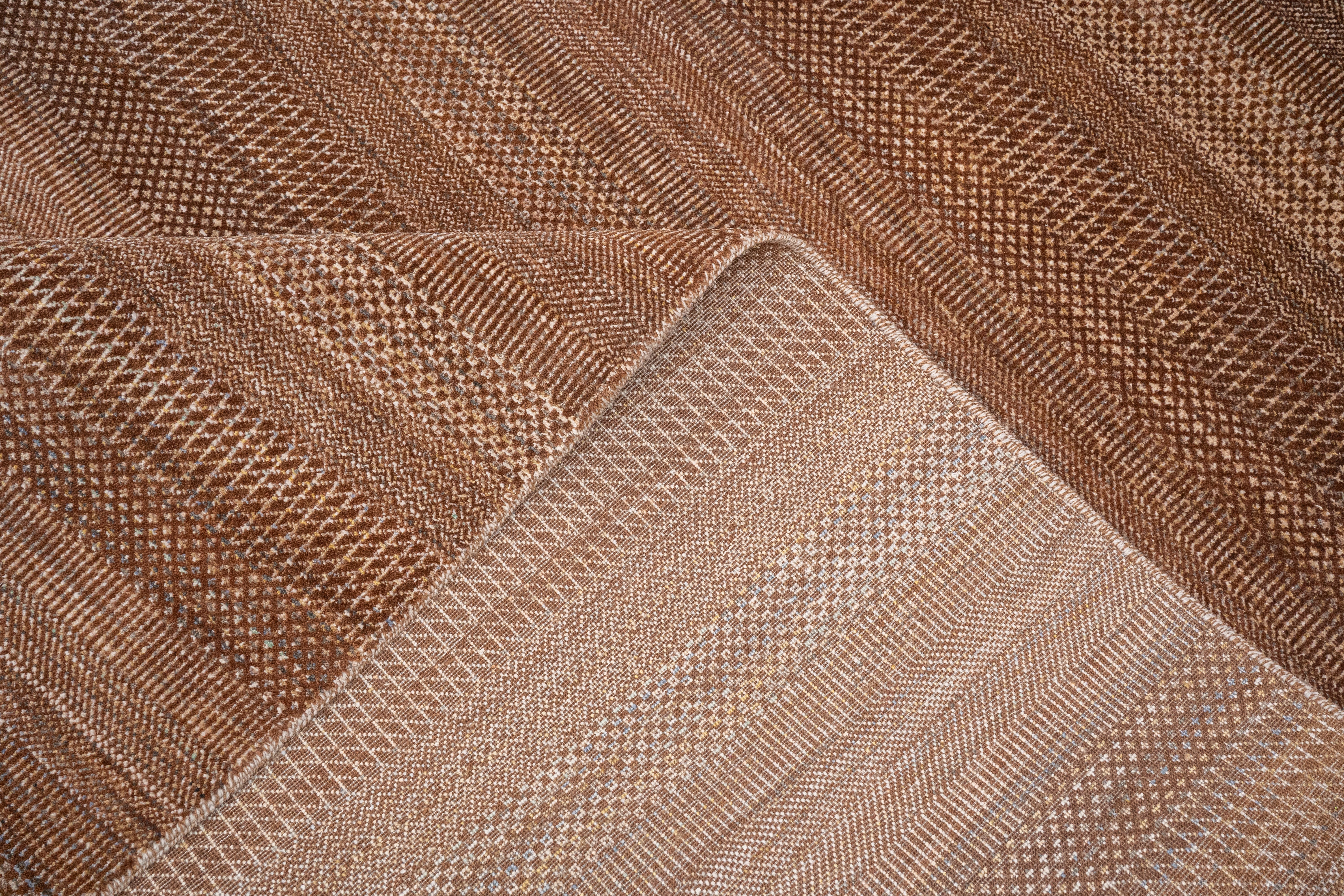 Handknotted Carpet, DIA: 842 MCN, Brown-Nose & French Beige